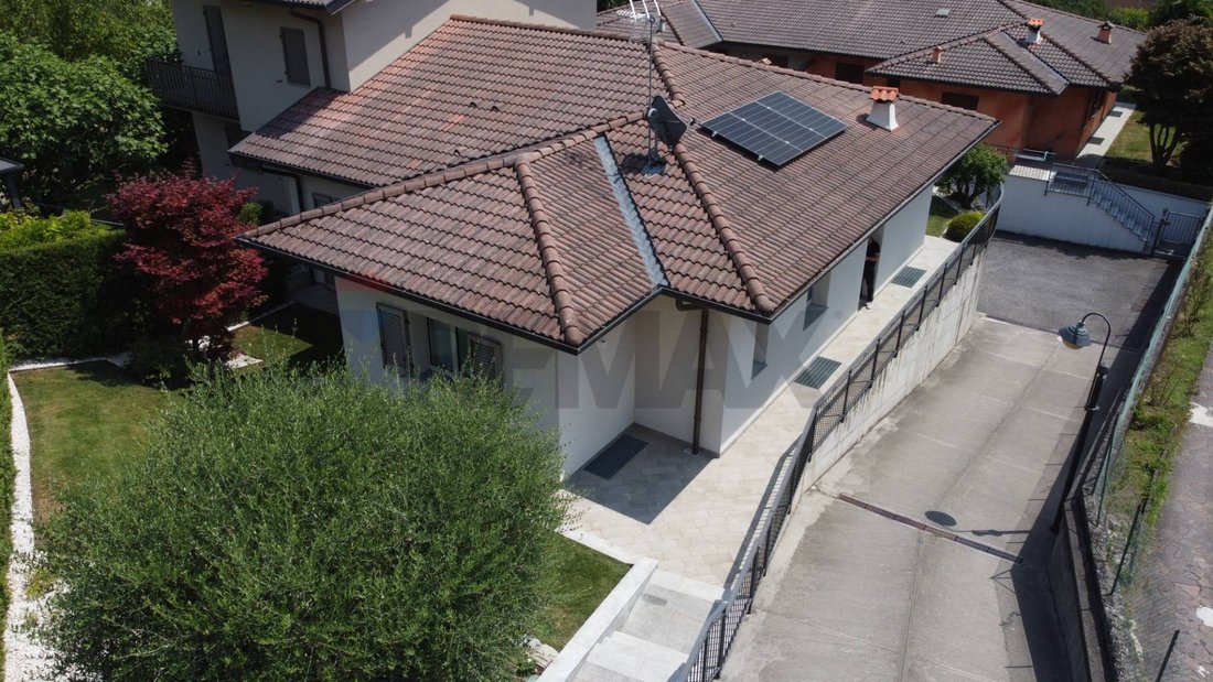 House in Endine, Lombardy, Italy 2 - 17362228