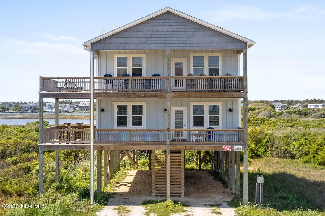 House in North Topsail Beach, North Carolina, United States 1 - 17356412