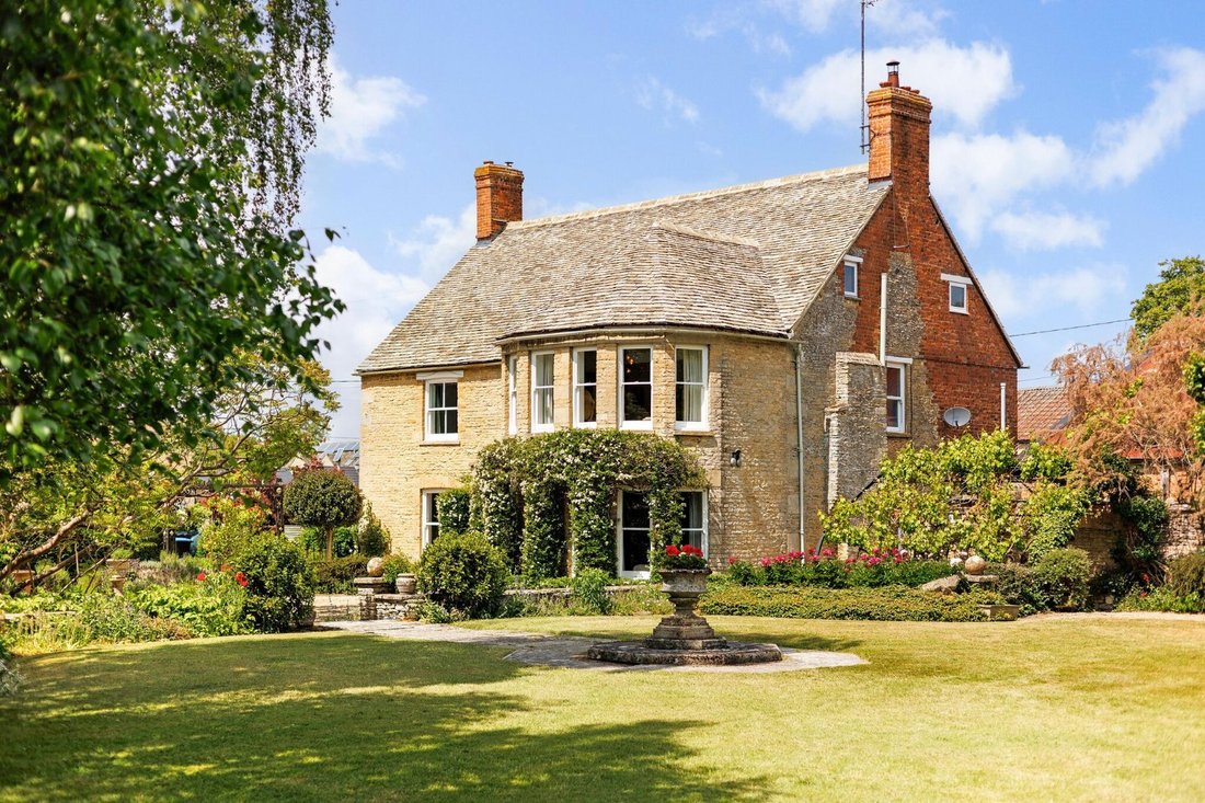 House in Clanfield, England 1 - 17356548