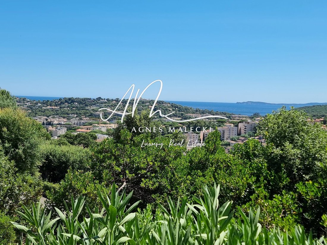 Villa in Nord, Cavalaire-sur-Mer, France 3 - 15875384