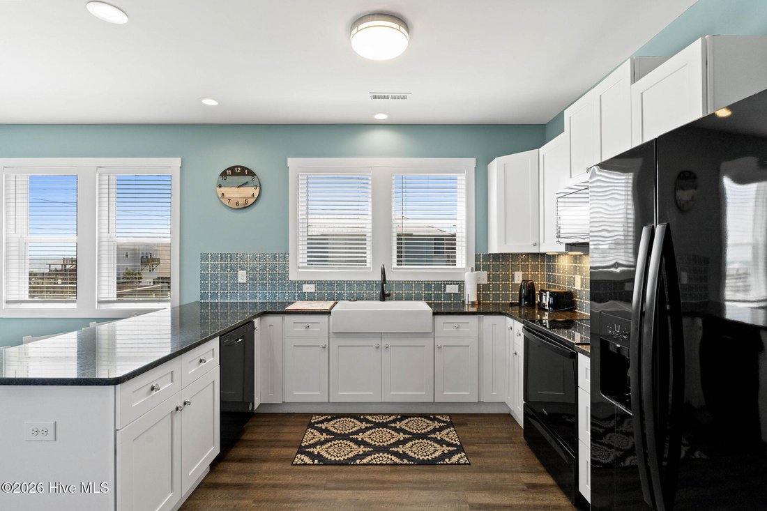 House in North Topsail Beach, North Carolina, United States 4 - 17356412