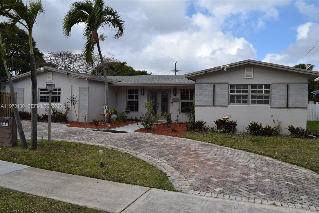 House in Hollywood, Florida, United States 2 - 17360430