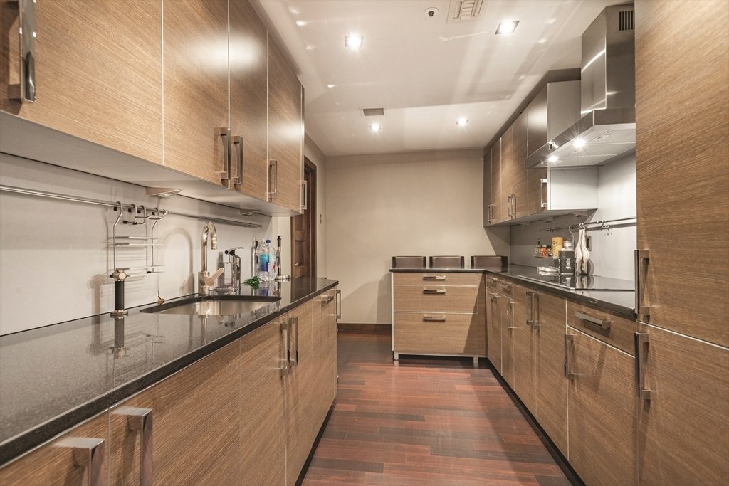 Condo in Boston, Massachusetts, United States 5 - 17360301