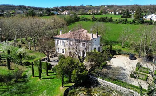 Estate in Sonnay, Auvergne-Rhône-Alpes, France 1
