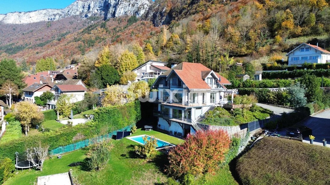 Villa in Veyrier-du-Lac, Auvergne-Rhône-Alpes, France 1 - 16568601