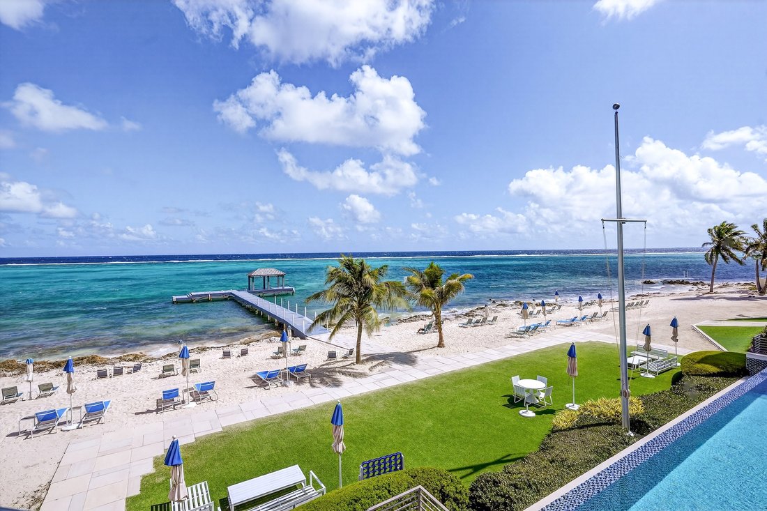 Condo in Rum Point, North Side, Cayman Islands 1 - 17363612