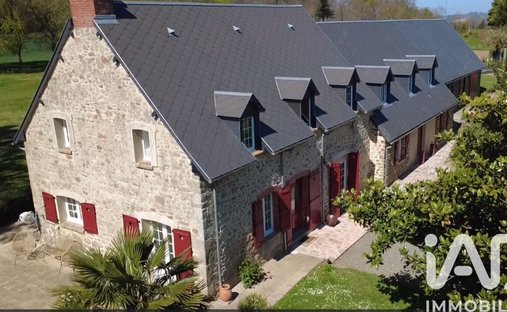 Casa en Isigny-le-Buat, Normandía, Francia 1