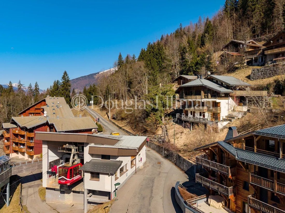 Chalet in Morzine, Auvergne-Rhône-Alpes, France 2 - 17348729