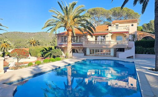 Villa in Aiguebonne, Saint-Raphaël, France 1