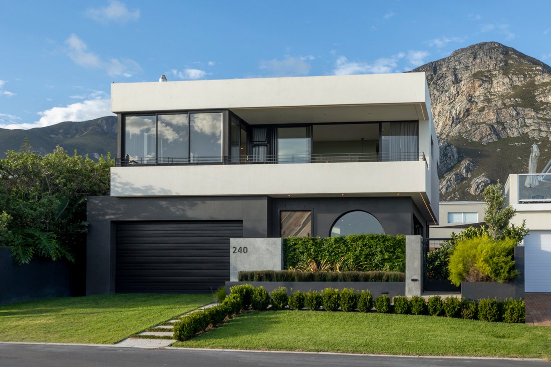 House in Hermanus, Western Cape, South Africa 1 - 17364776