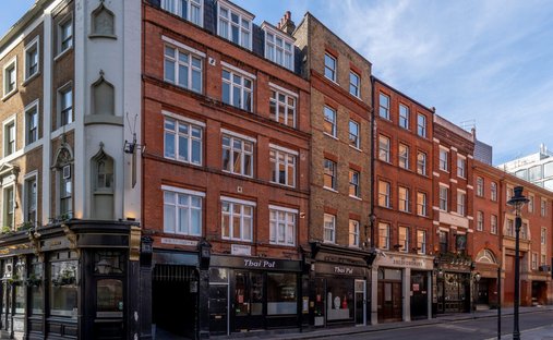 Apartment in Charing Cross, Westminster, England 1