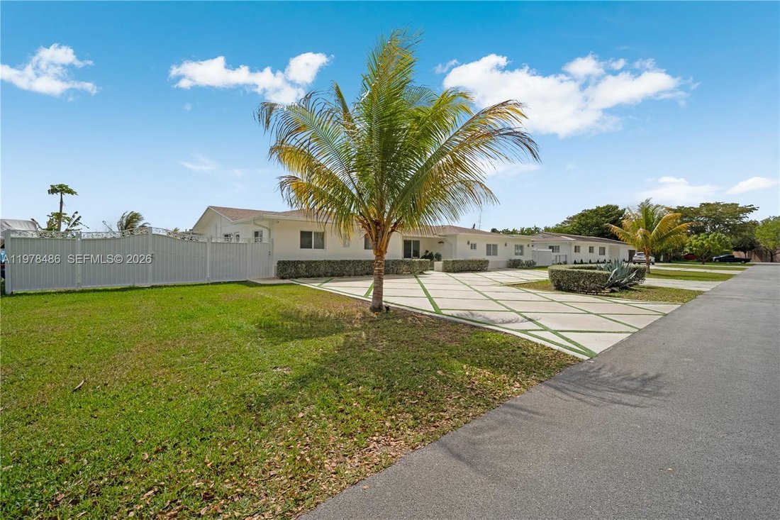 House in Miami, Florida, United States 5 - 17363002