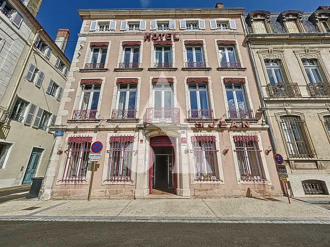 House in Chalon-sur-Saone, Bourgogne – Franche-Comté, France 1 - 17358183