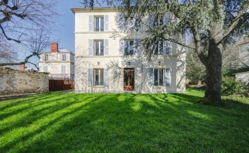 Townhouse in Forêt, Saint-Germain-en-Laye, France 1
