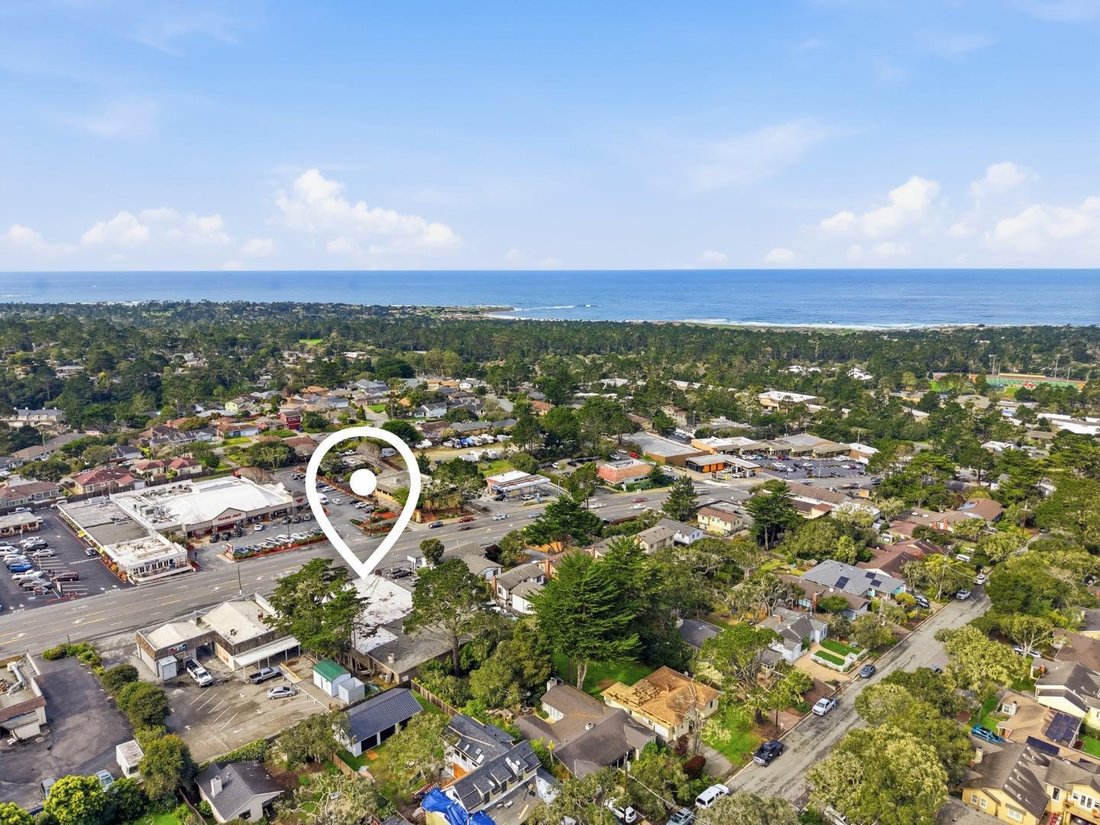 Pacific Grove, California, United States 3 - 17362985