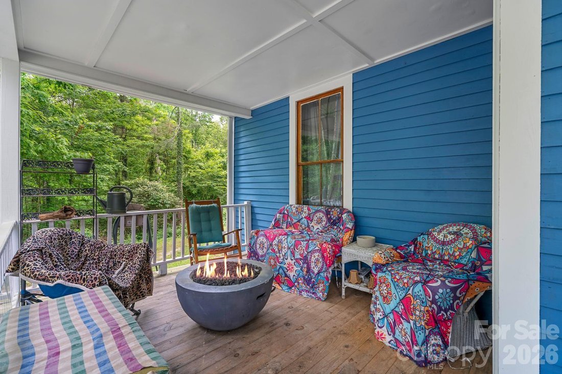 House in Laurel Park, North Carolina, United States 5 - 15685029