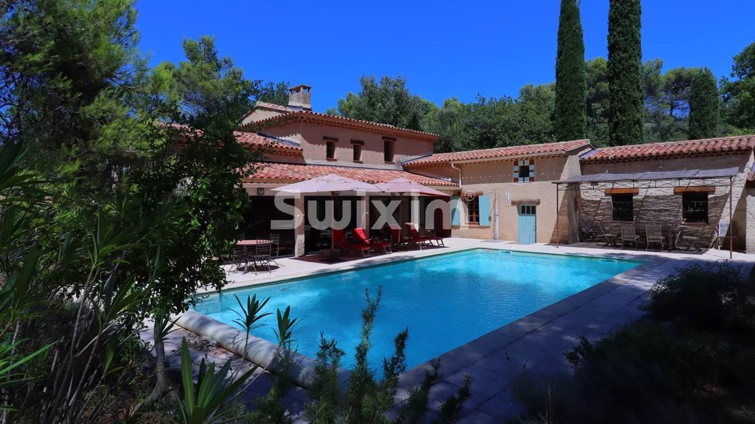 House in Ménerbes, Provence-Alpes-Côte d'Azur, France 1 - 16555967
