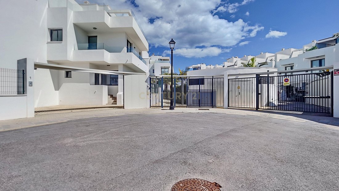 Villa in Fuengirola, Andalusia, Spain 2 - 15331691