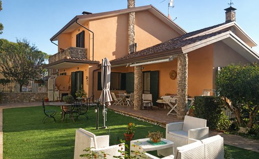 Country House in Castell'Anselmo, Collesalvetti, Tuscany 1