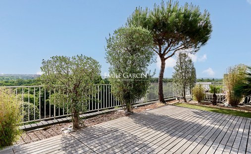 Apartment in La Plaine des Sablons, Neuilly-sur-Seine, France 1
