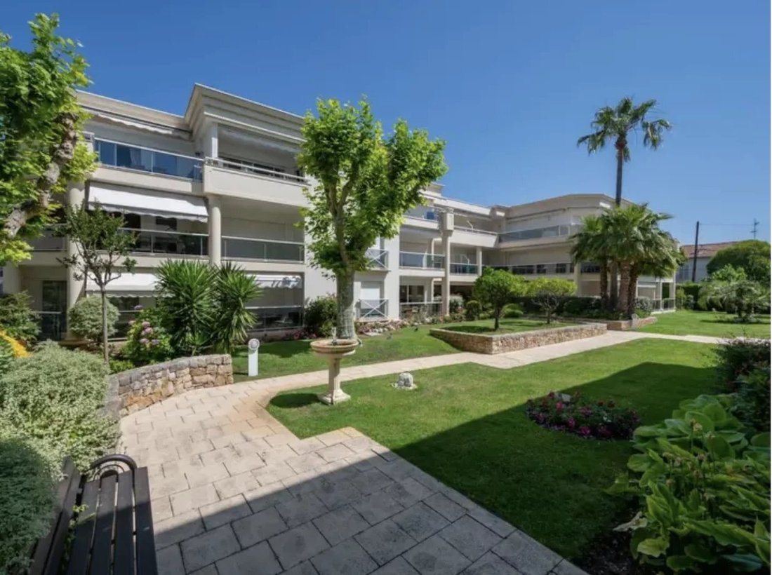 Wohnung in Antibes, Provence-Alpes-Côte d'Azur, Frankreich 2 - 17359617