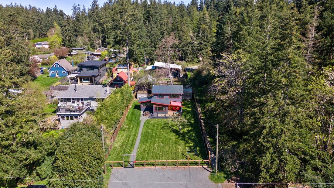 House in Comox, British Columbia, Canada 1 - 17361107