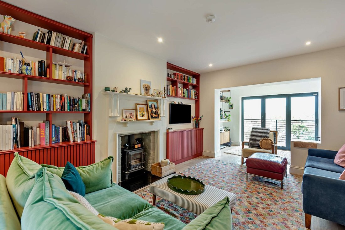 House in Guildford, England 3 - 17356547