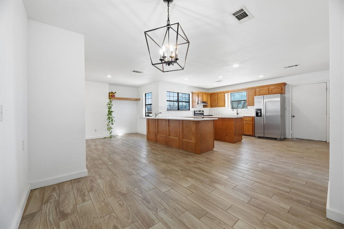 House in Bastrop, Texas, United States 5 - 17362957