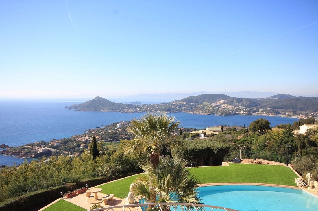 Villa in Cabriès, Provence-Alpes-Côte d'Azur, Frankreich 1 - 17356179