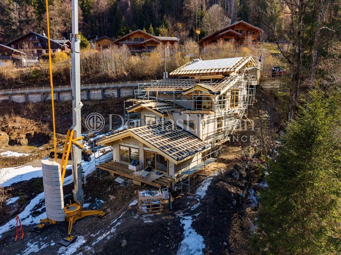 Chalet in Morzine, Auvergne-Rhône-Alpes, France 2 - 17219028