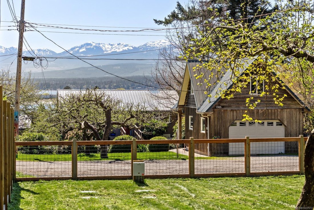 House in Comox, British Columbia, Canada 5 - 17361107