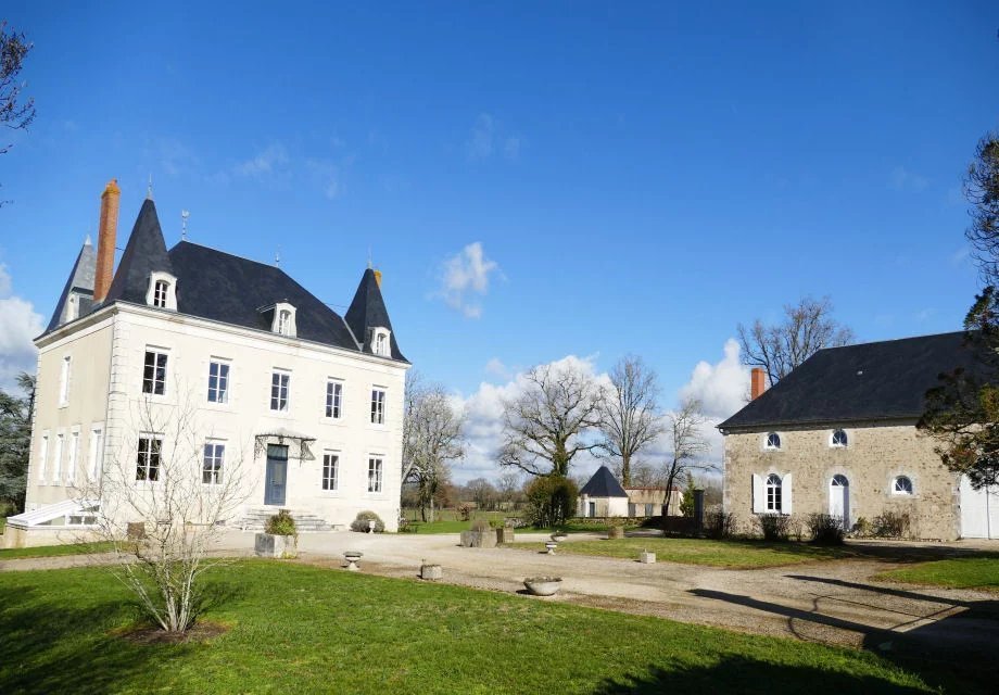 Estate in Centre, Montmorillon, France 2 - 17371808