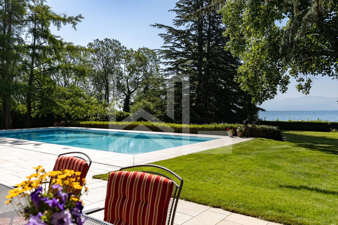 élegante Propriété Discrète Au Bord Du Lac, Proche Centre Rolle