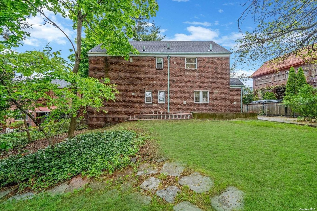 House in New York, New York, United States 5 - 16980897