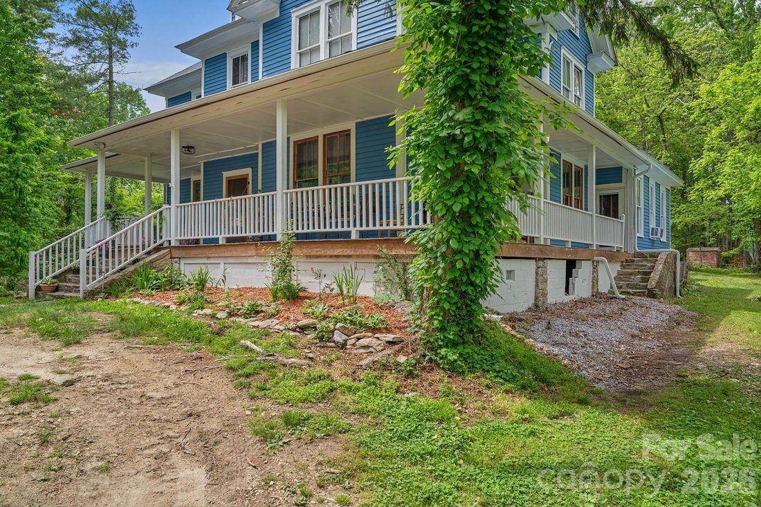 House in Laurel Park, North Carolina, United States 4 - 15685029