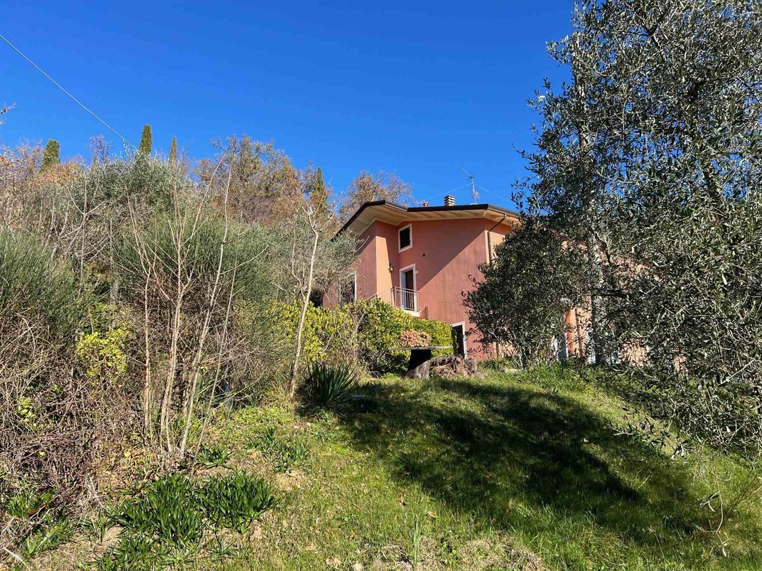 Villa in Fivizzano, Tuscany, Italy 3 - 17361608