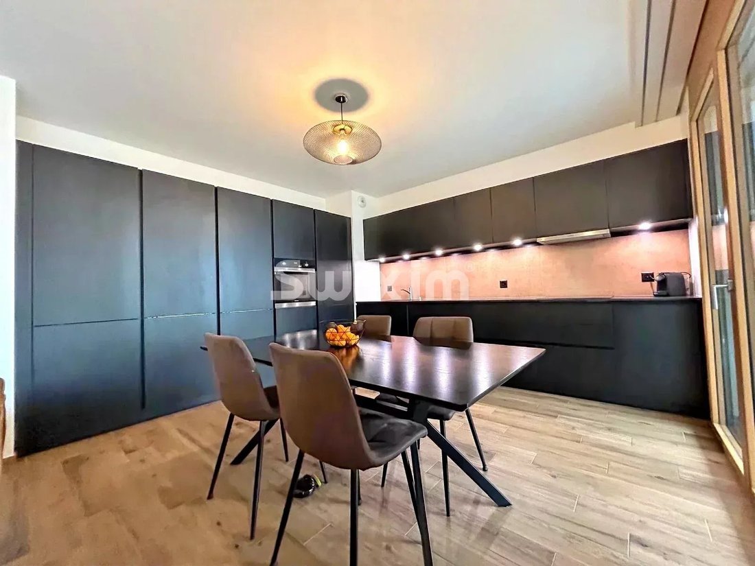 Exclusive Aux Celliers, A Bright 4 Room Apartment With Large Waterfront Terrace