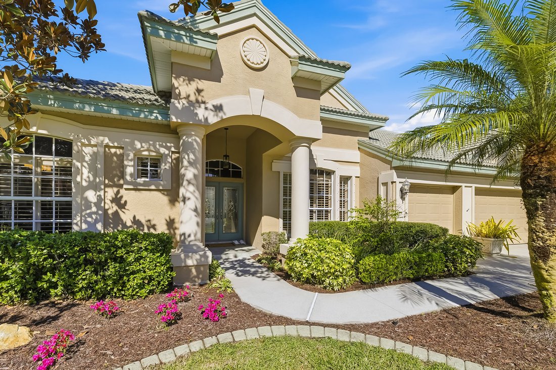 Bradenton, Florida, United States 3 - 17364859