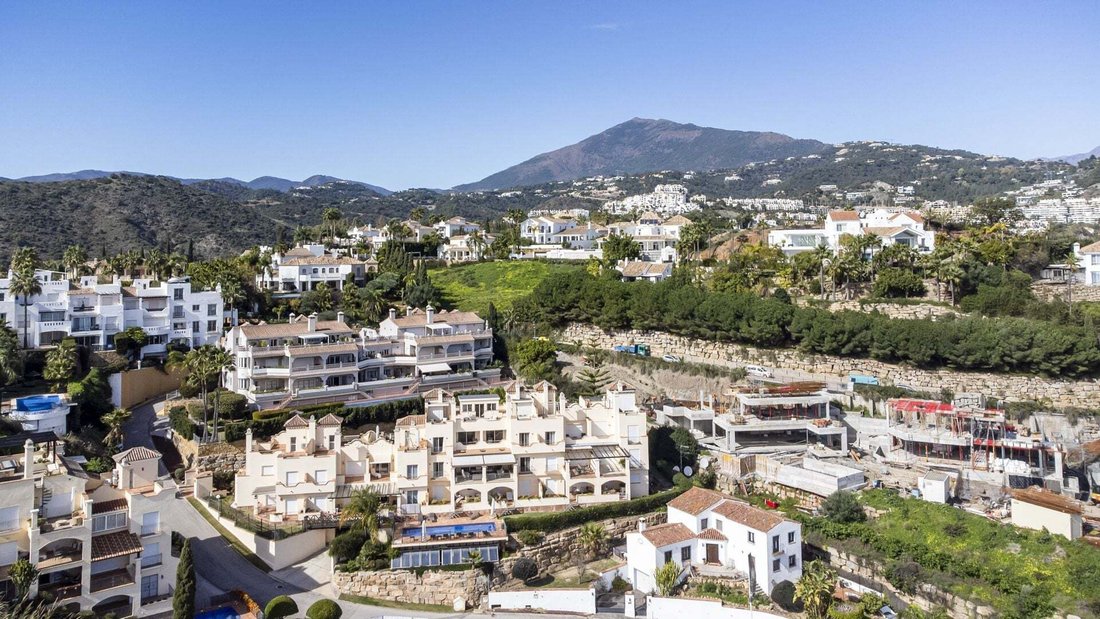 Penthouse in Benahavis, Andalusia, Spain 4 - 17356433
