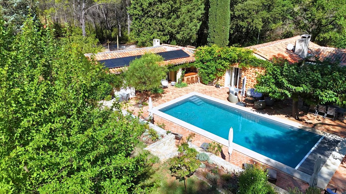 Estate in Le Tholonet, Provence-Alpes-Côte d'Azur, France 4 - 17356558