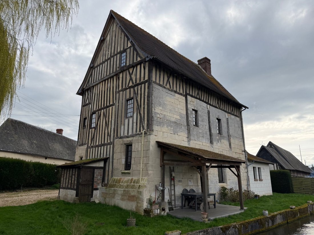 Estate in Beaumont-le-Roger, Normandy, France 4 - 17290674