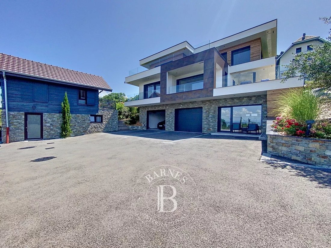 House in Evian-les-Bains, Auvergne-Rhône-Alpes, France 1 - 17371442
