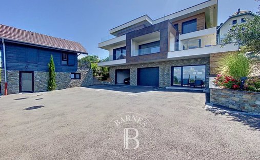 House in Evian-les-Bains, Auvergne-Rhône-Alpes, France 1