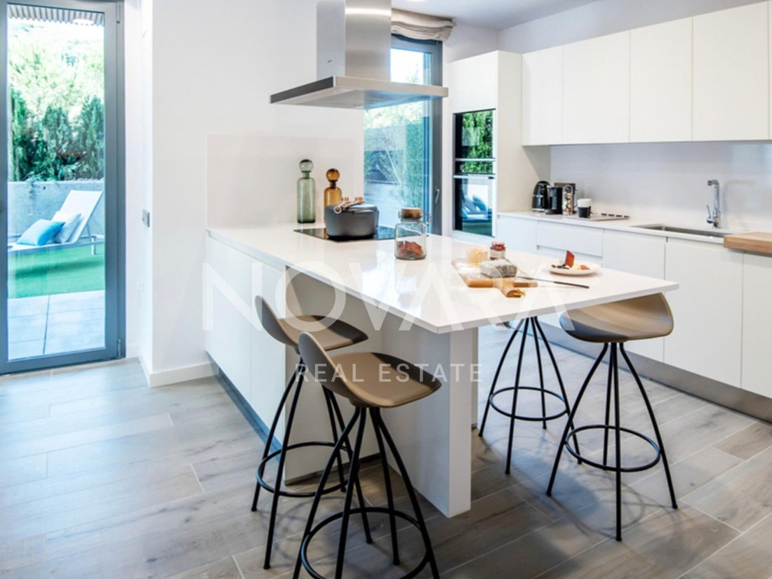Penthouse in Esplugues de Llobregat, Catalonia, Spain 3 - 17363781