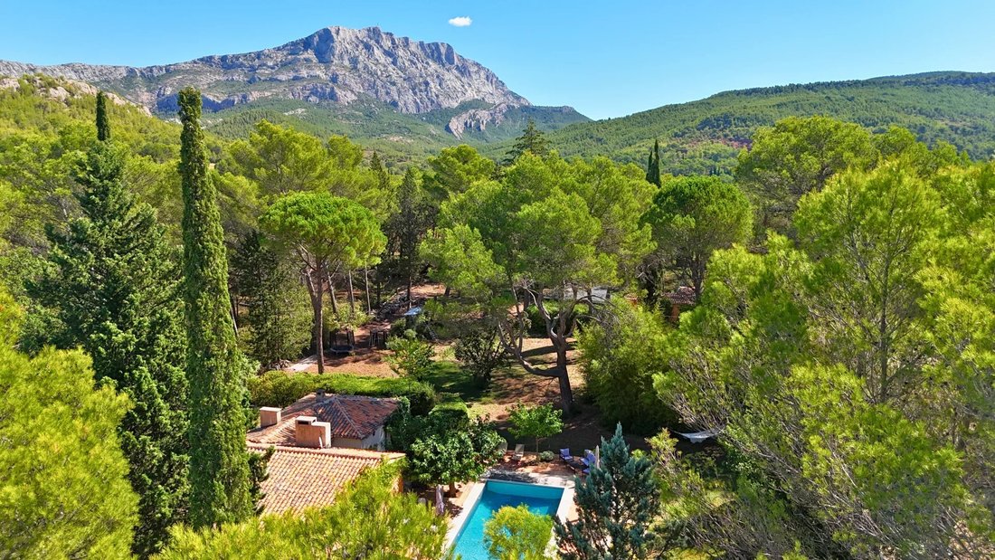 Estate in Le Tholonet, Provence-Alpes-Côte d'Azur, France 5 - 17356558