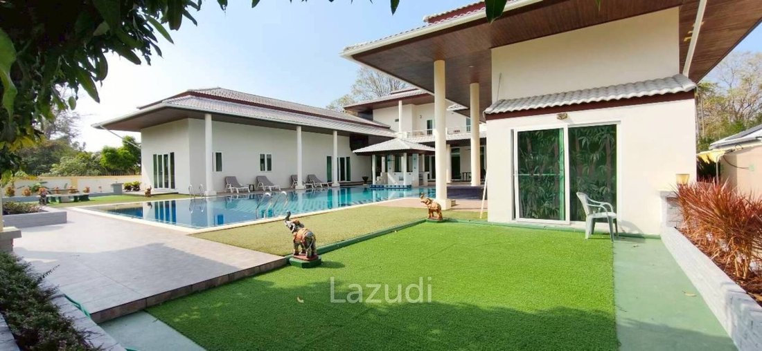 Villa in Pattaya City, Chon Buri, Thailand 1 - 17358279