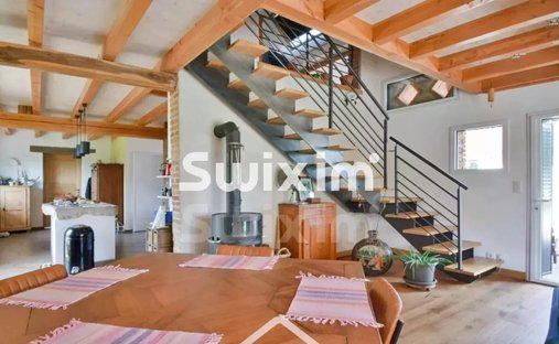 Estate in Montpont-en-Bresse, Bourgogne – Franche-Comté, France 1