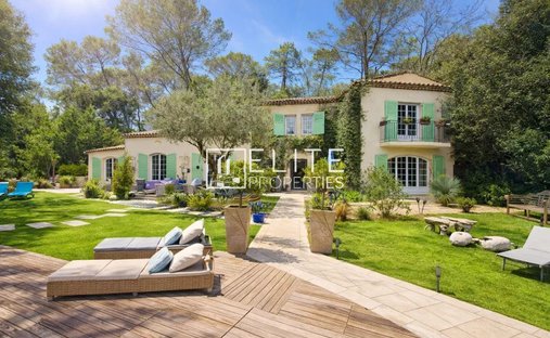 House in Nord, Roquefort-les-Pins, France 1