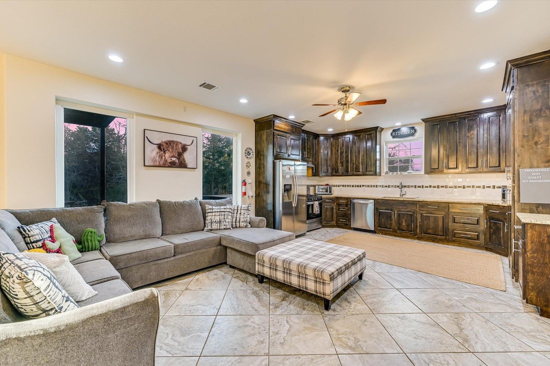 House in Dale, Texas, United States 4 - 17356335