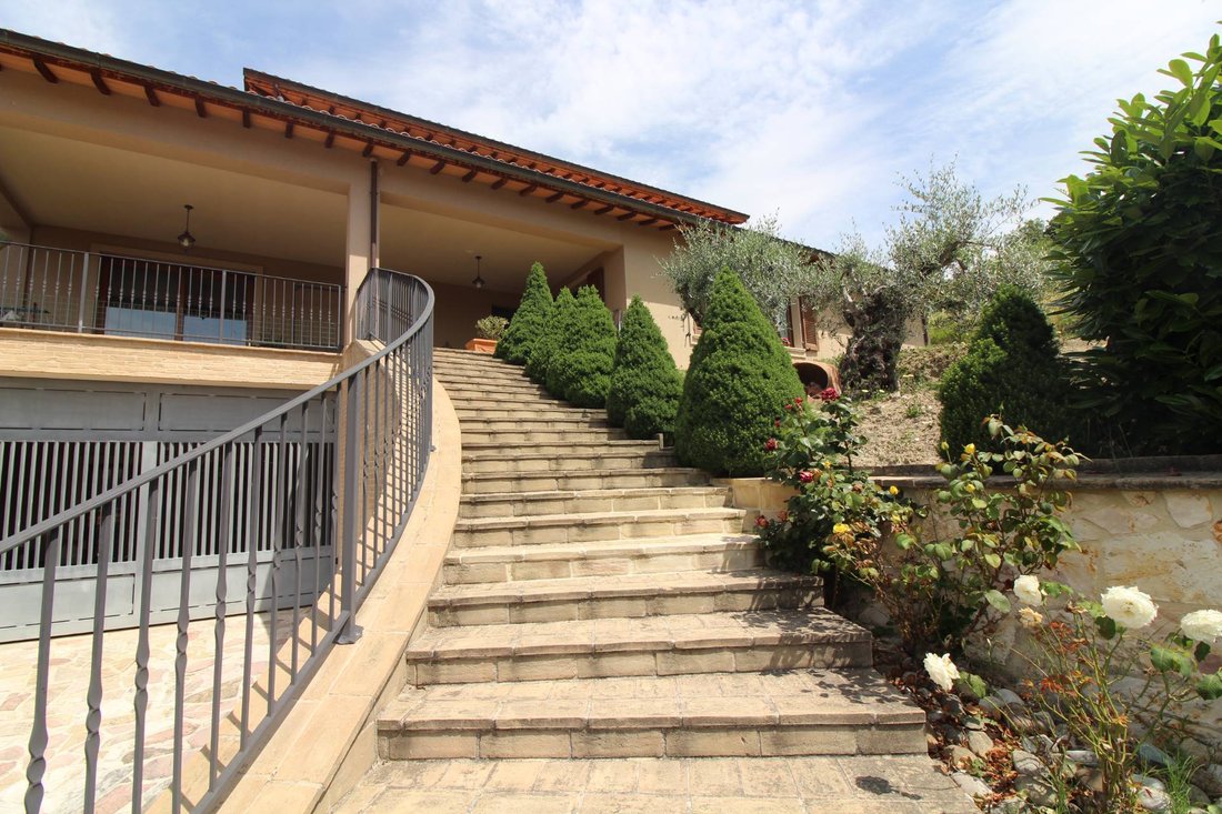 Villa in Nocera Umbra, Umbria, Italy 2 - 17362213